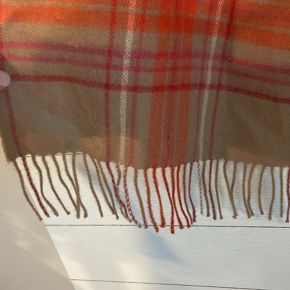 SOL Alpaca 100% Baby Alpaca Beige Plaid Fringed Scarf - Picture 5 of 10